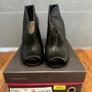 Vince Camuto- VC Amber